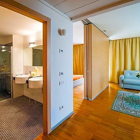 Schiohotel アパートホテル 4*