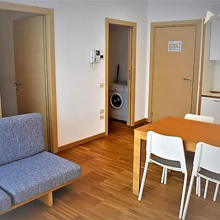 アパートホテル Schiohotel
