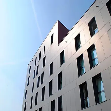 アパートホテル Schiohotel
